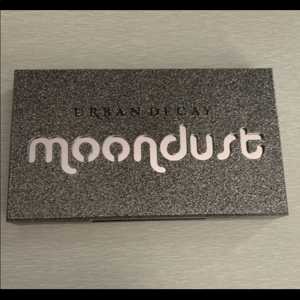 Urban decay moondust